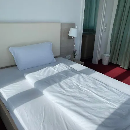 Strandlust Vegesack 4* بريمين